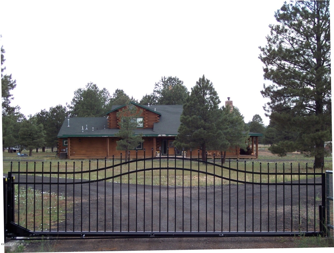 565 Homestead Road Flagstaff, AZ 86005 - Photo 1 of 24 Front