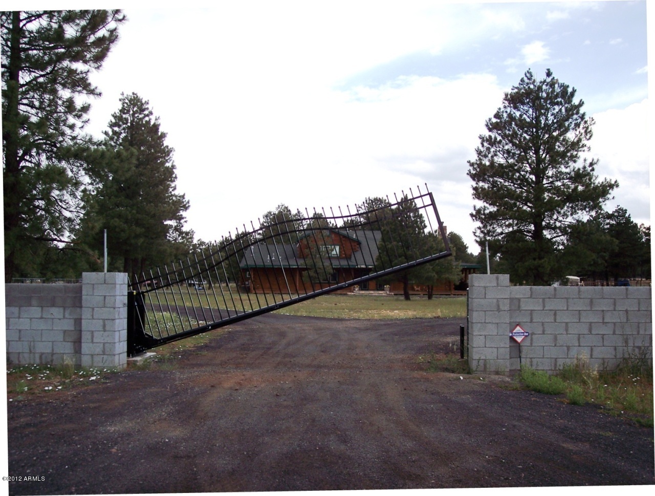 565 Homestead Road Flagstaff, AZ 86005 - Photo 23 of 24 gate 2