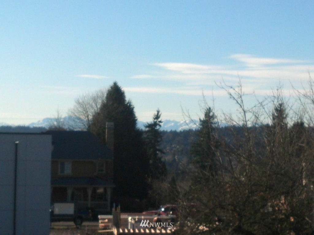 8654 Northeast 177th Place Bothell, WA 98011 - Photo 2 of 11 Gallery Image 2