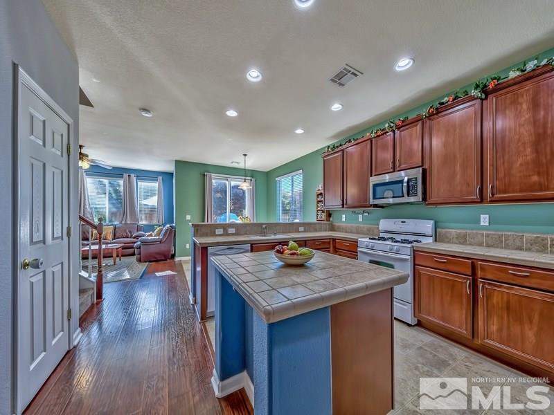 6959 Rioja Court Sparks, NV 89436 - Photo 8 of 20 Photo 8