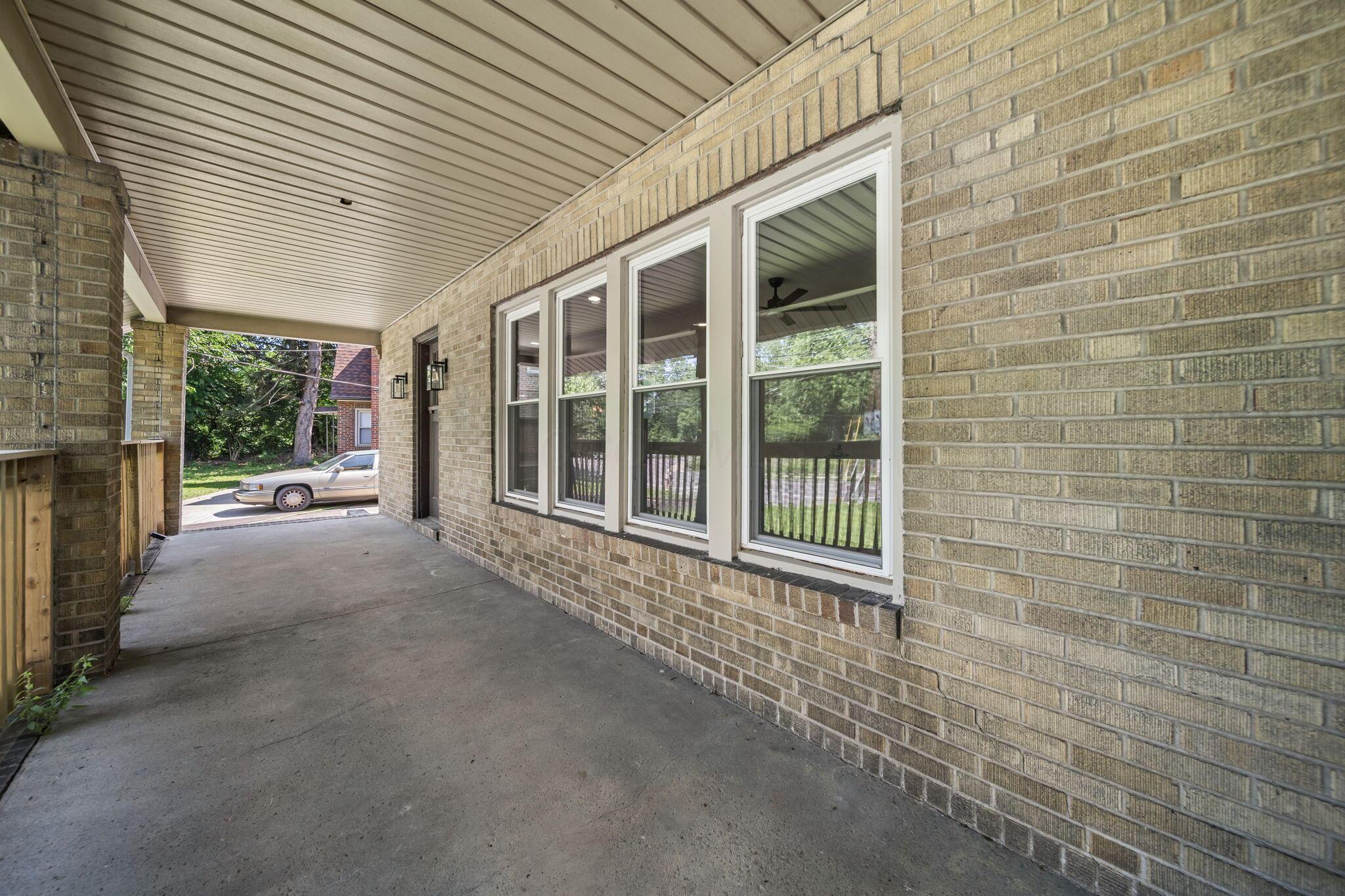 984 North Nelson Road Columbus, OH 43219 - Photo 5 of 39 16-web-or-mls-DSC08910