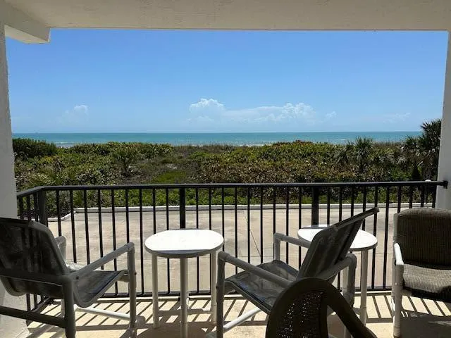 $3,100 | 4600 Ocean Beach Boulevard, Unit 208, Cocoa Beach, FL 32931