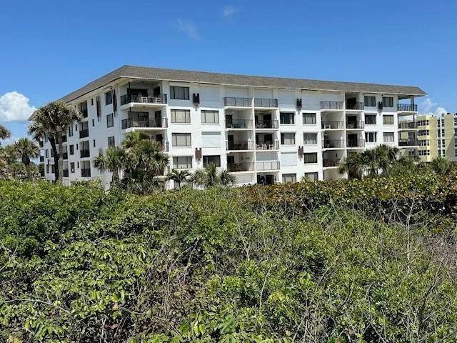 $3,100 | 4600 Ocean Beach Boulevard, Unit 208, Cocoa Beach, FL 32931