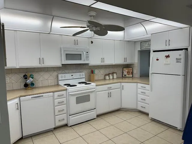 $3,100 | 4600 Ocean Beach Boulevard, Unit 208, Cocoa Beach, FL 32931