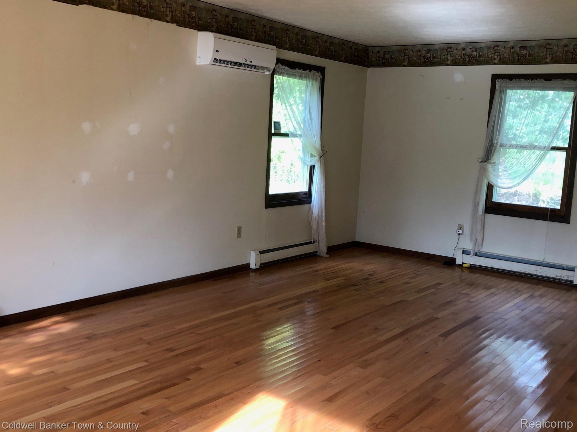 1925 Chilson Road Howell, MI 48843 - Photo 18 of 40 chilson livingroom.jpg