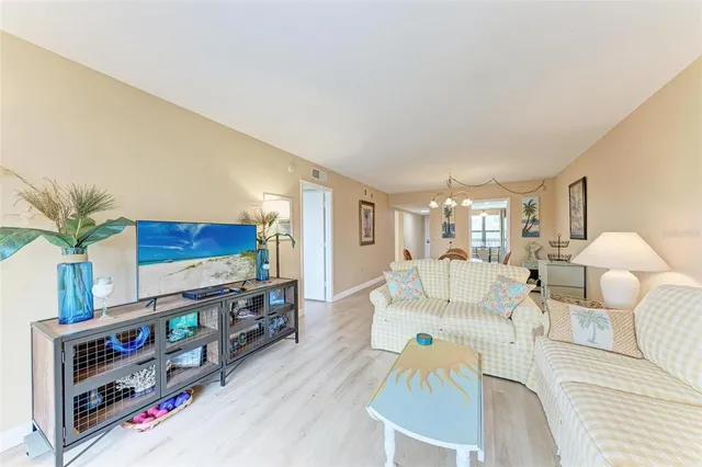 $169,000 | 625 30th Avenue West, Unit G403, Bradenton, FL 34205