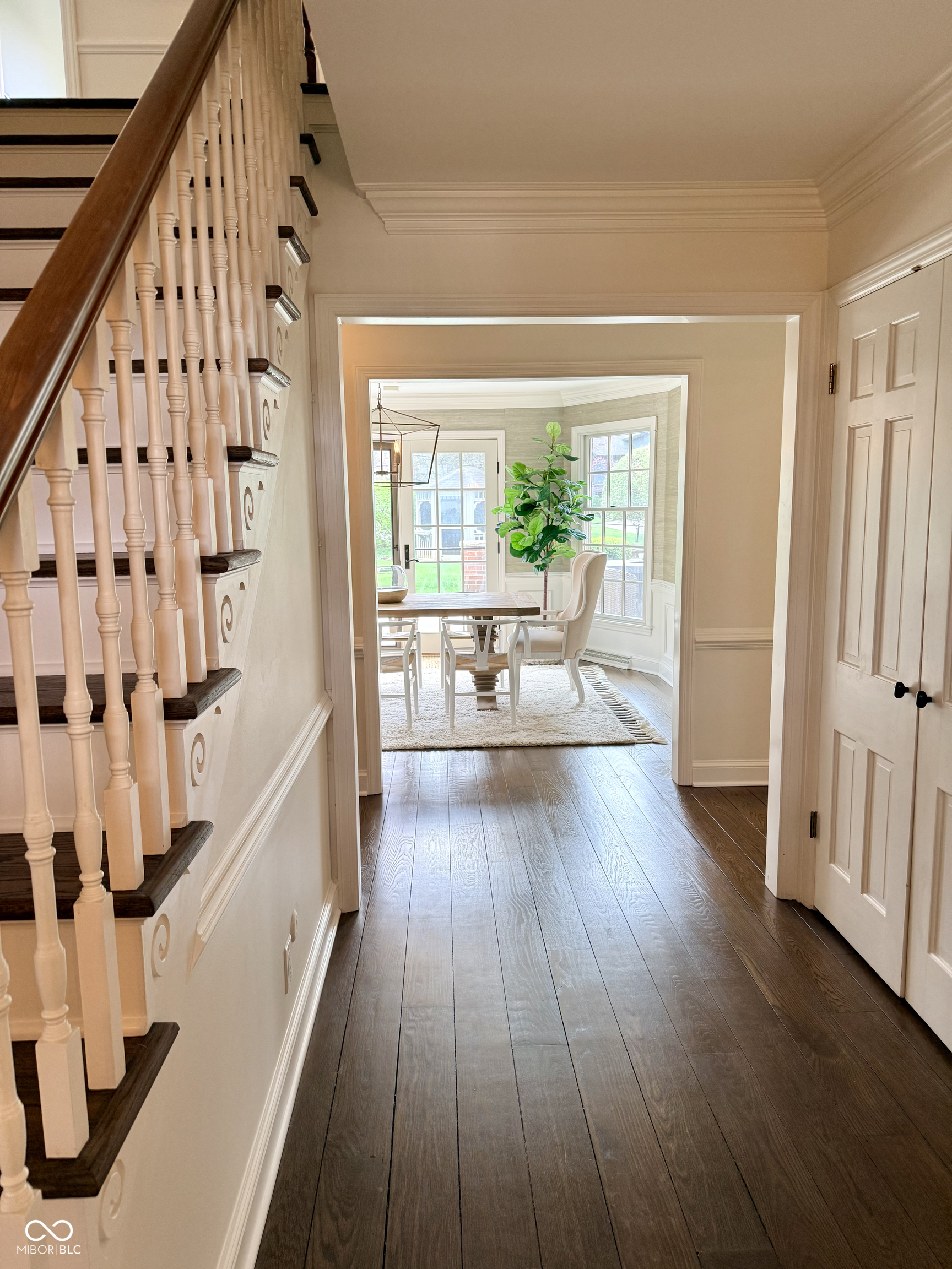 447 Round Hill Road Indianapolis, IN 46260 - Photo 5 of 7 Gallery Image 5