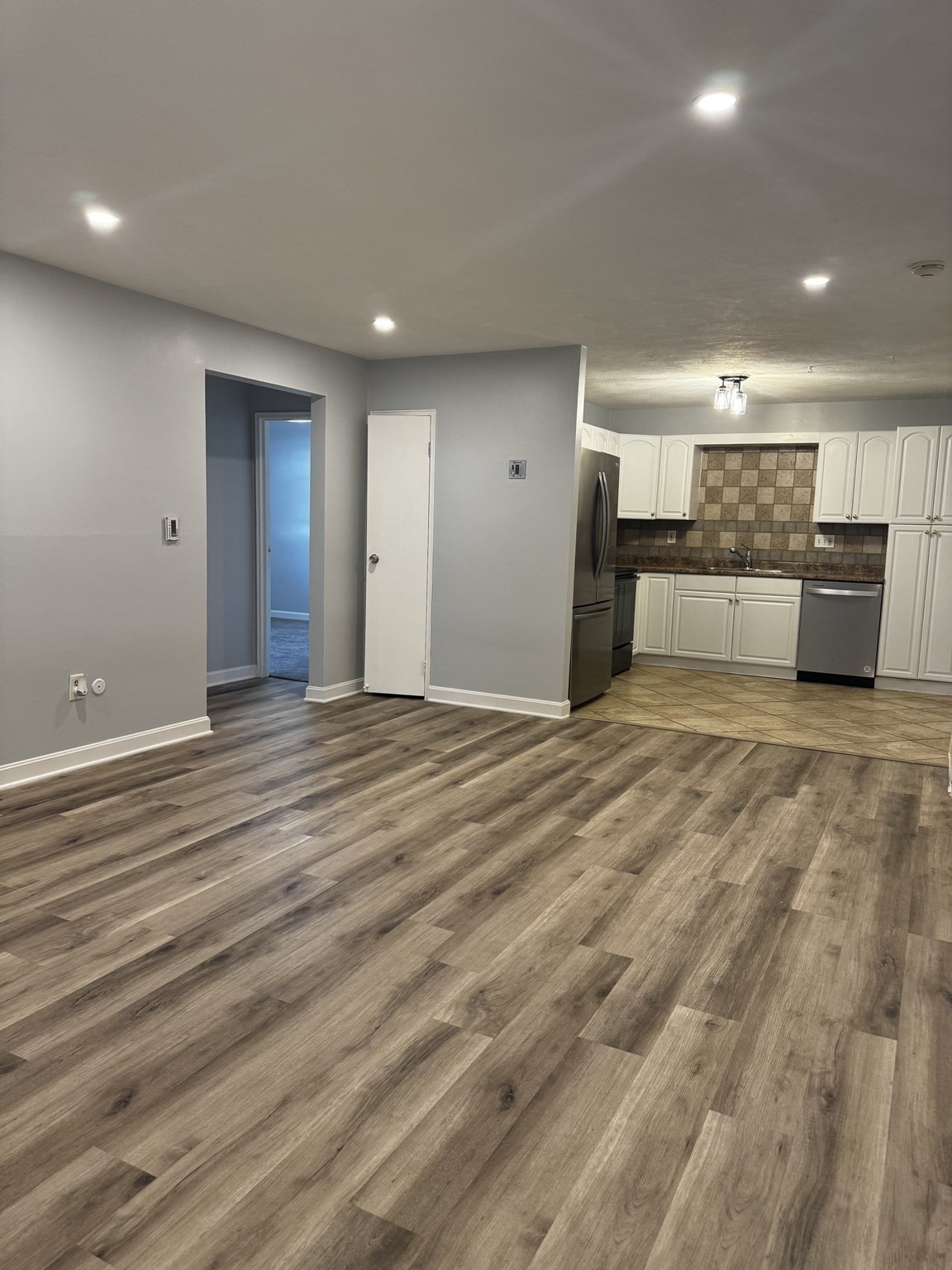6 Walker Road, Unit 4 North Andover, MA 01845 - Photo 12 of 17 Gallery Image 12