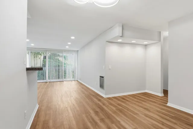 $2,395 | 6542 Ocean Crest Drive, Unit D104, Rancho Palos Verdes, CA 90275