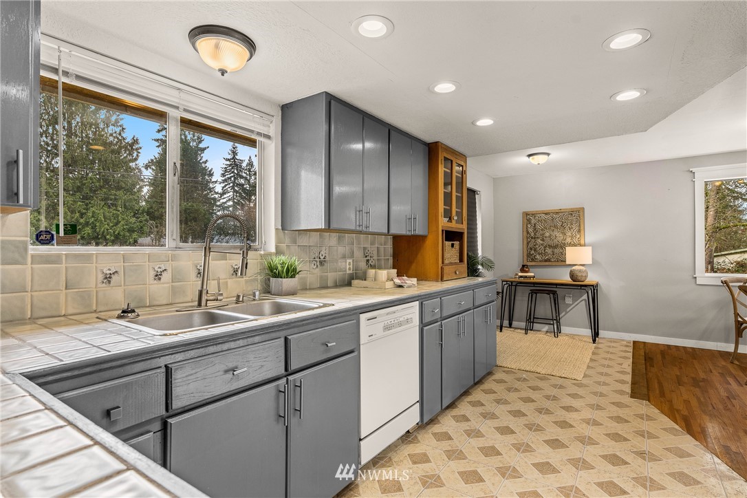 14208 Southeast 192nd Street Renton, WA 98058 - Photo 7 of 20 Gallery Image 7