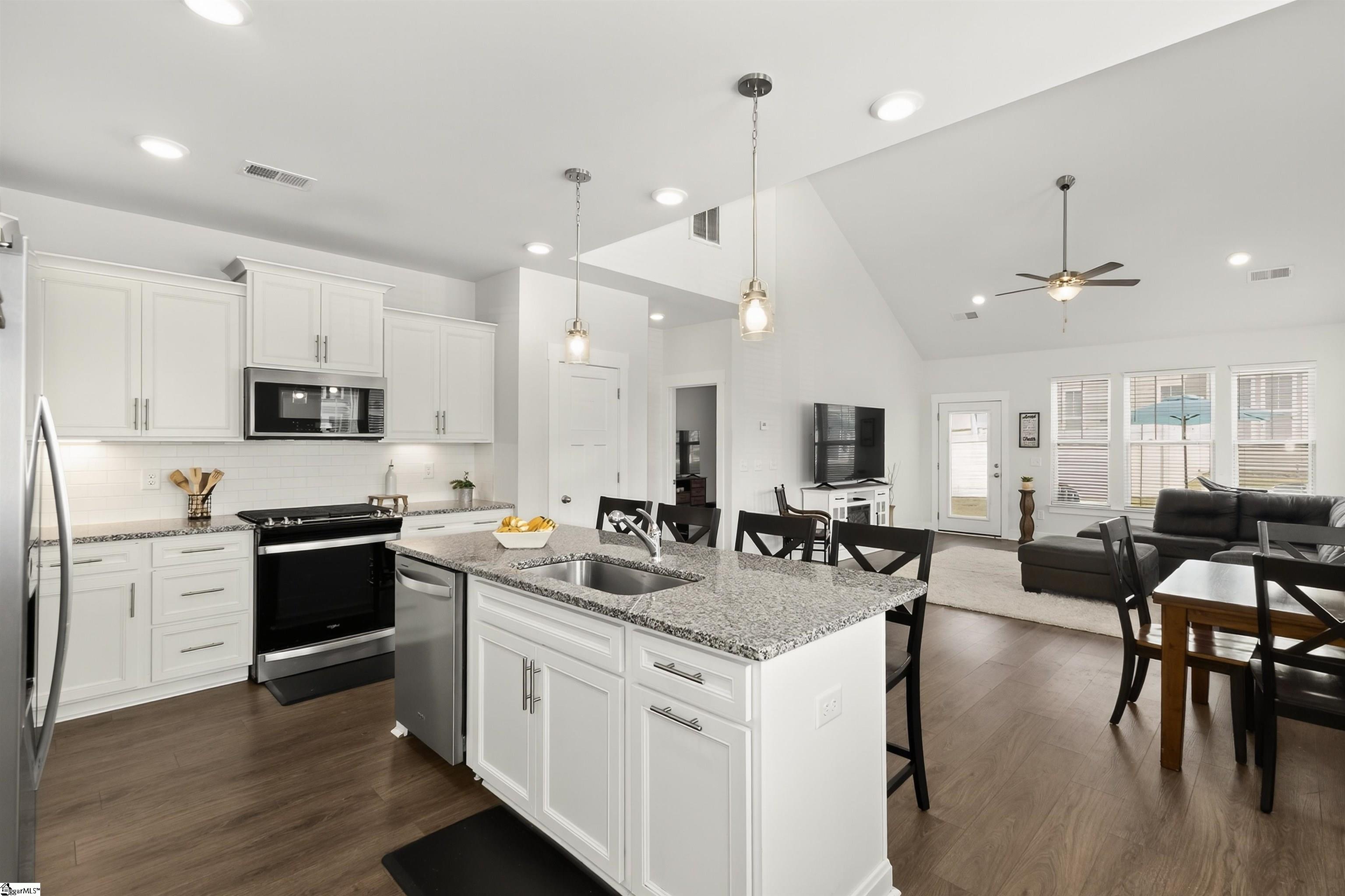 1039 Glohaven Way Boiling Springs, SC 29316 - Photo 12 of 50