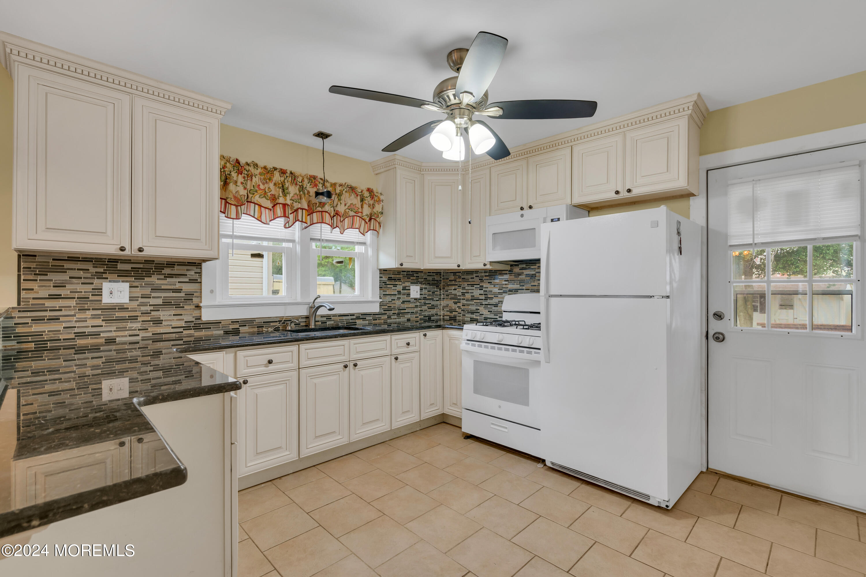 106 George Road Toms River, NJ 08753 - Photo 2 of 27 016_dsc00782
