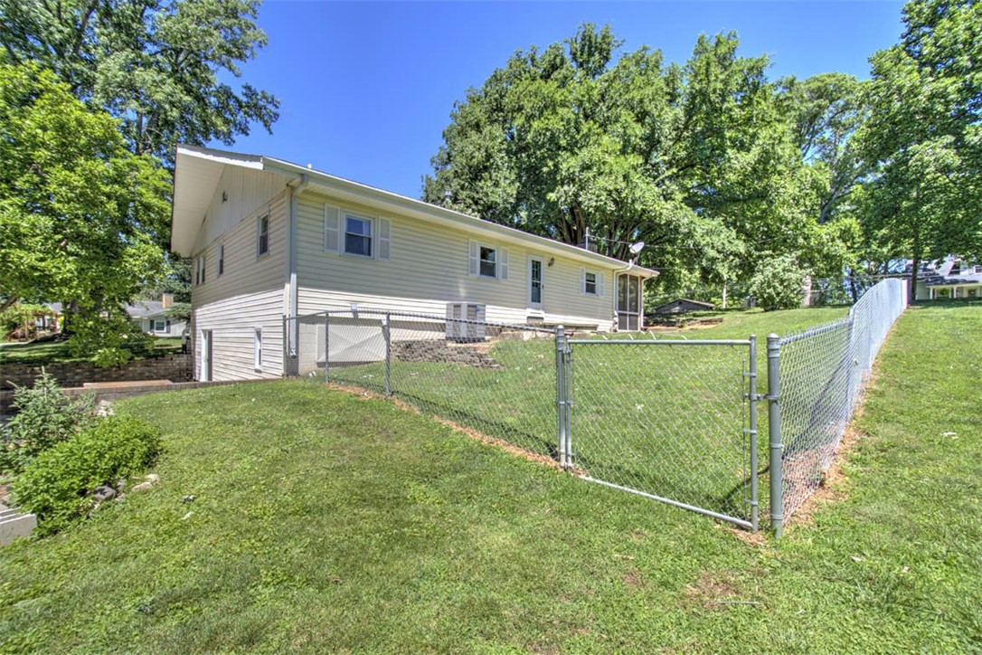24 Circle Drive Decatur, IL 62521 - Photo 32 of 41