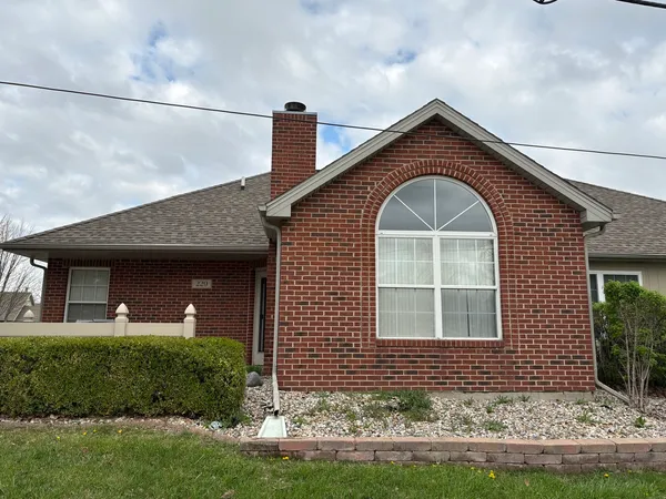 $1,850 | 229 Steeplechase Circle, Unit 1, Bourbonnais, IL 60914
