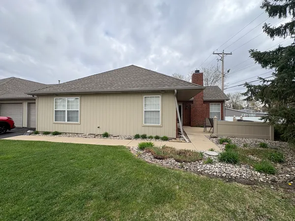 $1,850 | 229 Steeplechase Circle, Unit 1, Bourbonnais, IL 60914