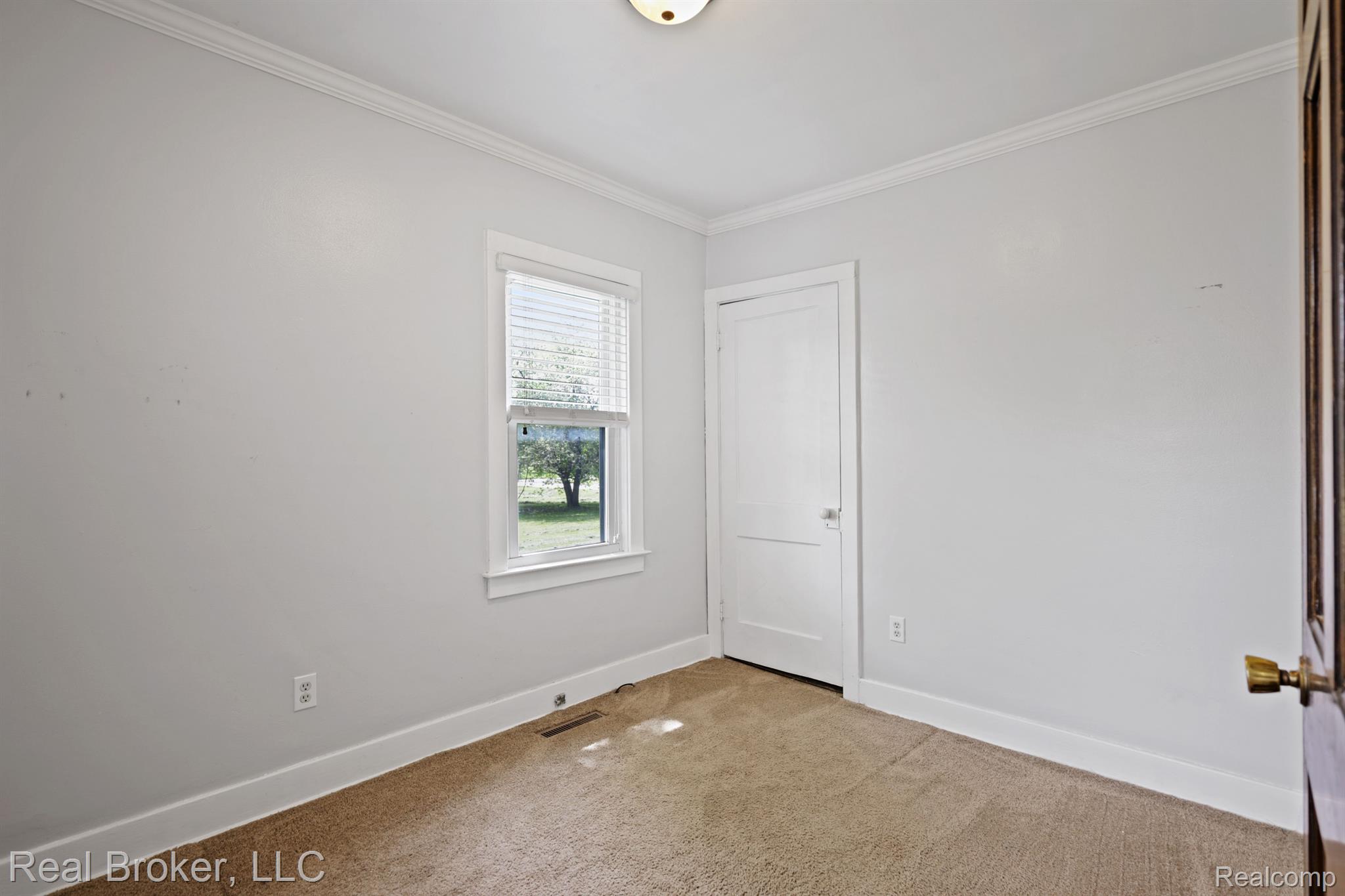 8007 Pettit Road Birch Run, MI 48415 - Photo 13 of 20 Gallery Image 13