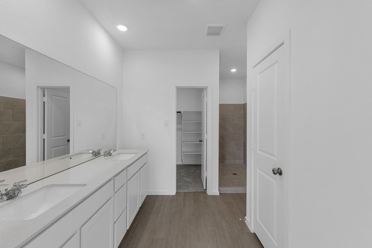 12 Robin Court Angleton, TX 77515 - Photo 13 of 30