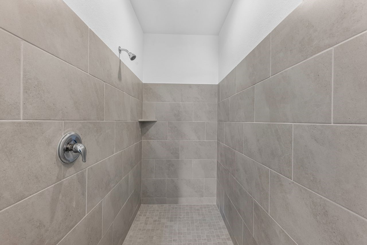 12 Robin Court Angleton, TX 77515 - Photo 15 of 30