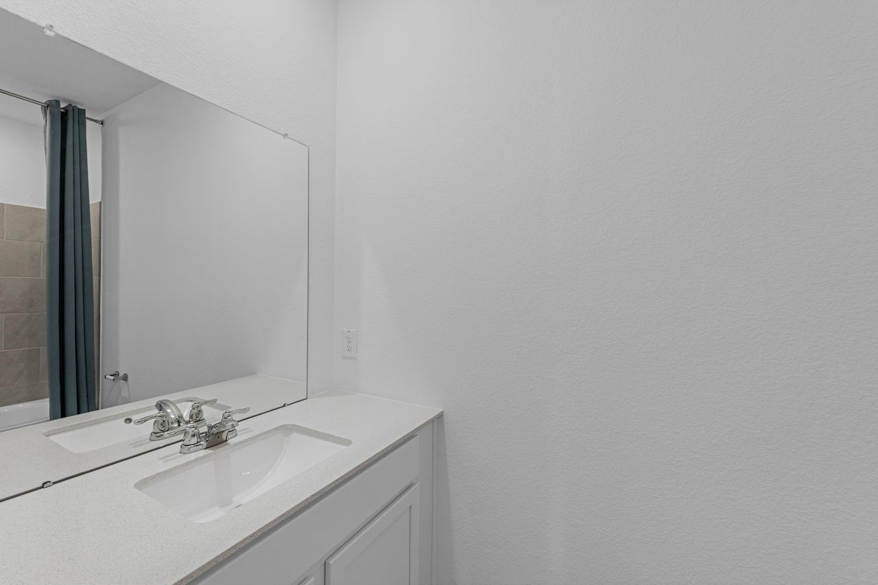 12 Robin Court Angleton, TX 77515 - Photo 17 of 30