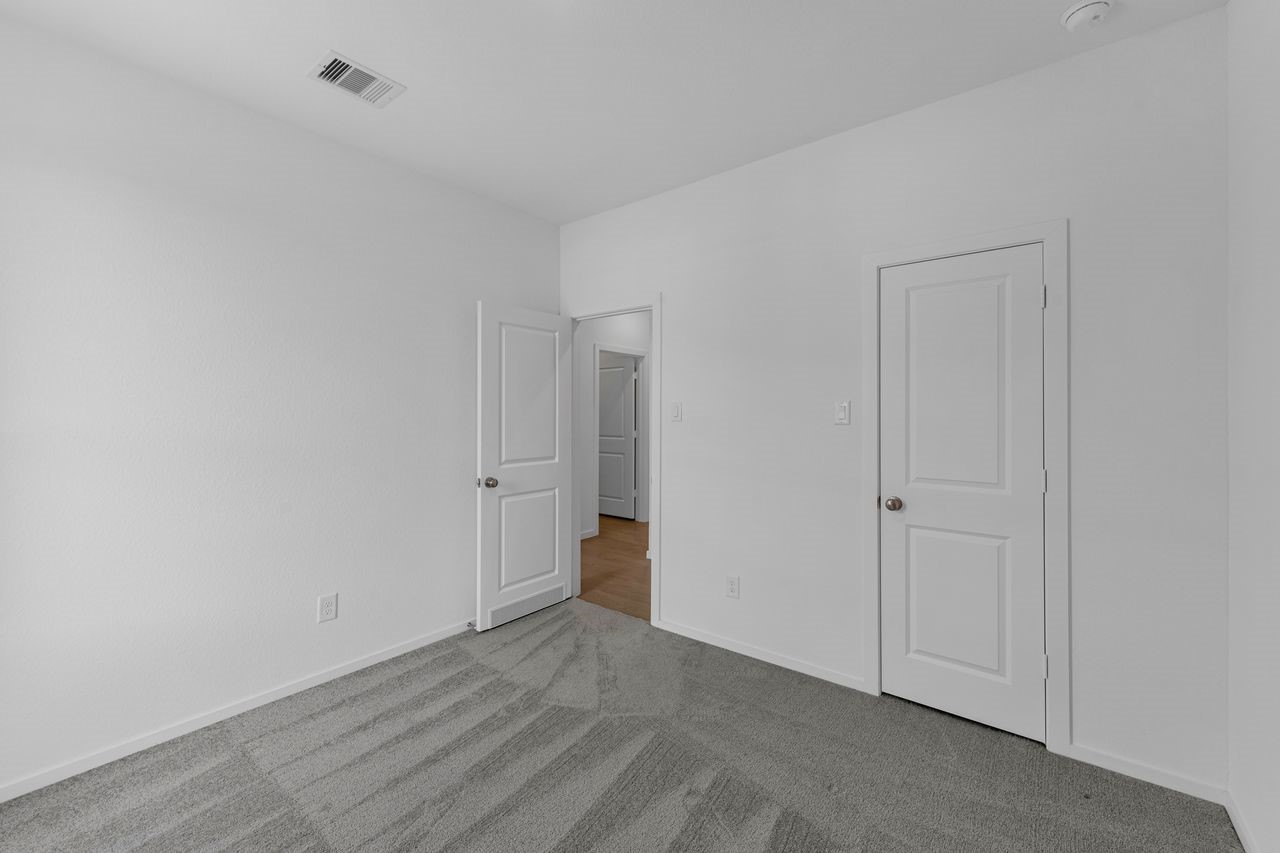 12 Robin Court Angleton, TX 77515 - Photo 18 of 30