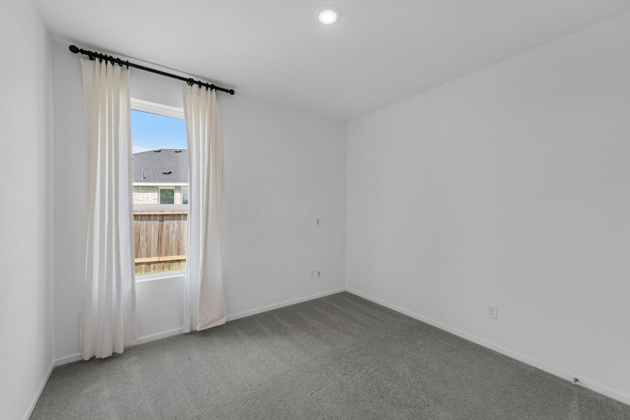 12 Robin Court Angleton, TX 77515 - Photo 21 of 30