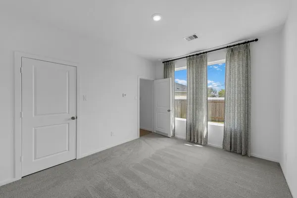 $365,000 | 12 Robin Court, Angleton, TX 77515