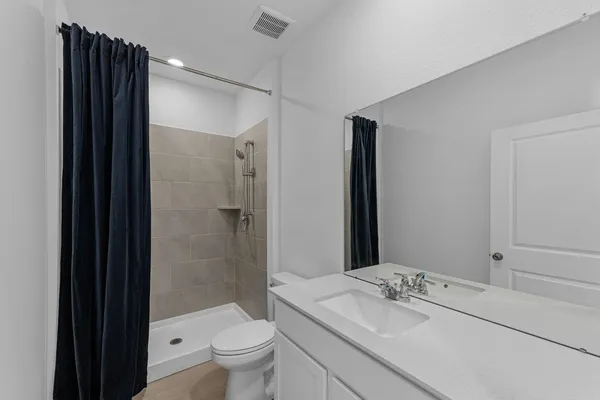 $365,000 | 12 Robin Court, Angleton, TX 77515