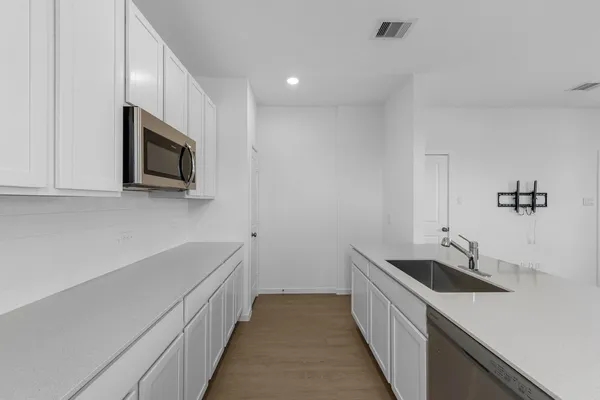 $365,000 | 12 Robin Court, Angleton, TX 77515