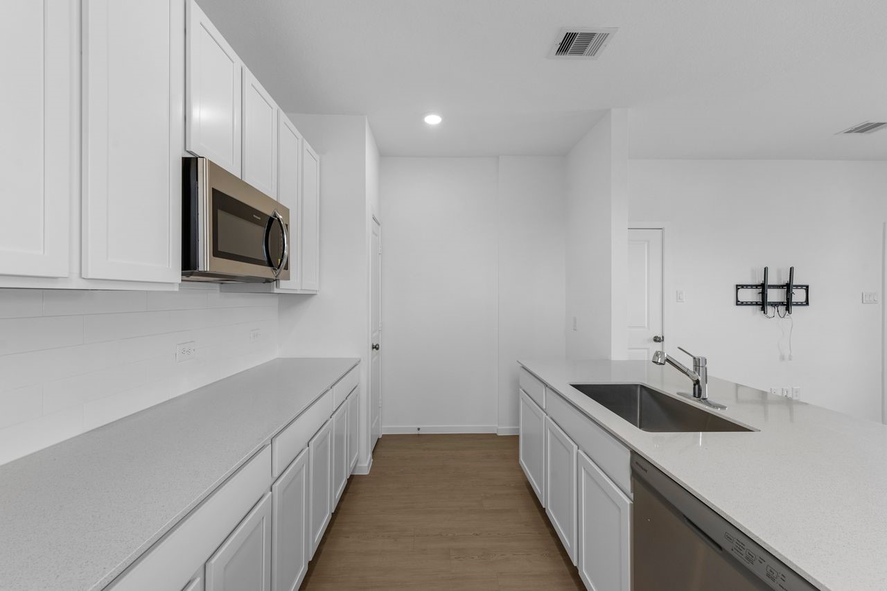 12 Robin Court Angleton, TX 77515 - Photo 25 of 30