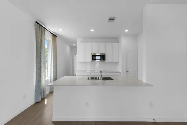 $365,000 | 12 Robin Court, Angleton, TX 77515