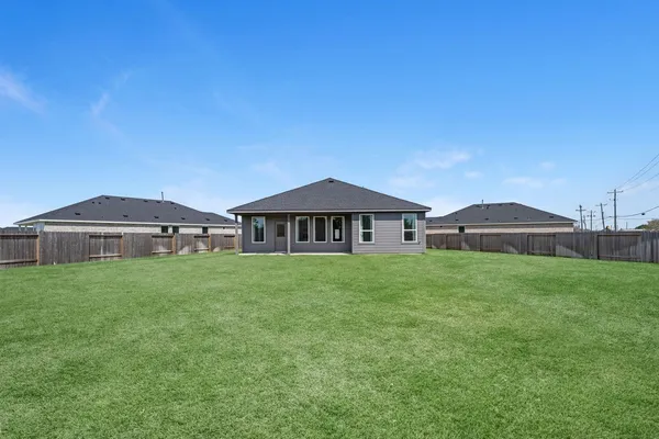 $365,000 | 12 Robin Court, Angleton, TX 77515