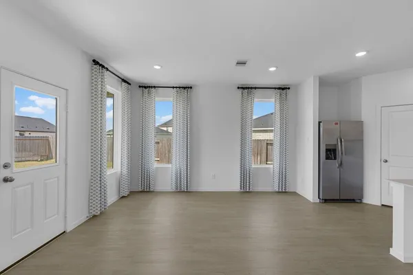 $365,000 | 12 Robin Court, Angleton, TX 77515