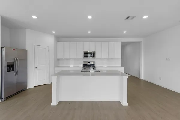 $365,000 | 12 Robin Court, Angleton, TX 77515