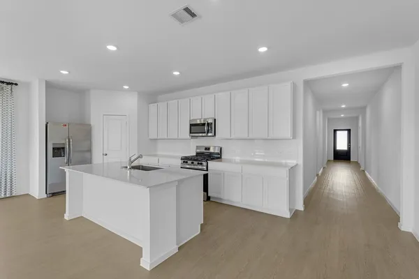 $365,000 | 12 Robin Court, Angleton, TX 77515