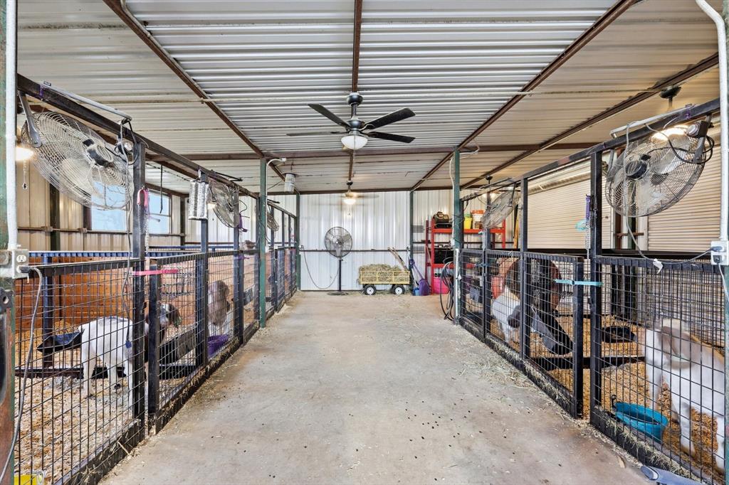 5355 Hoehn Road Sanger, TX 76266 - Photo 26 of 31 Barn