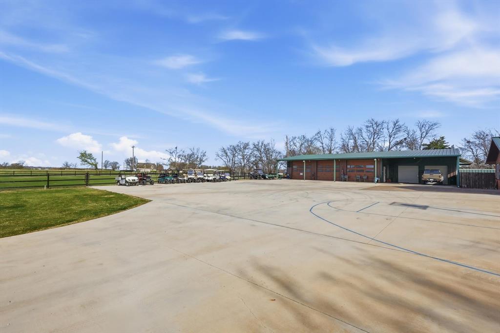 5355 Hoehn Road Sanger, TX 76266 - Photo 4 of 31 Large shop with lots of extra parking