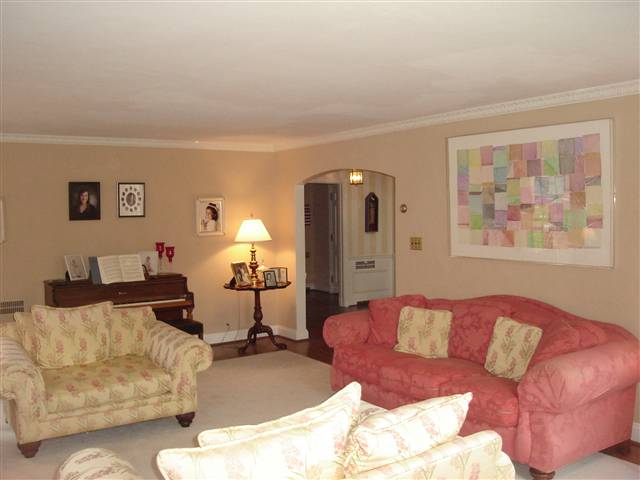 1047 Whittier Road Grosse Pointe, MI 48230 - Photo 9 of 29 31099889-8.JPG