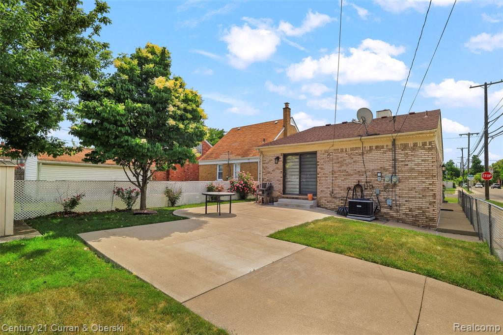 5296 Chase Road Dearborn, MI 48126 - Photo 28 of 36