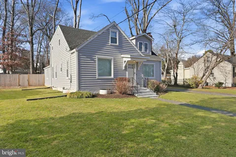 $895,000 | 6710 Oak Drive, Alexandria, VA 22306