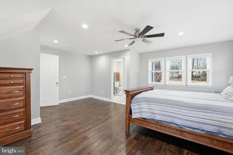 $895,000 | 6710 Oak Drive, Alexandria, VA 22306