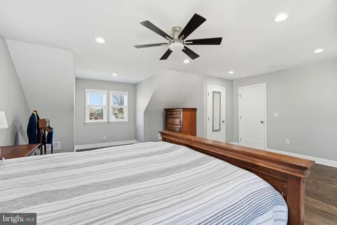 $895,000 | 6710 Oak Drive, Alexandria, VA 22306