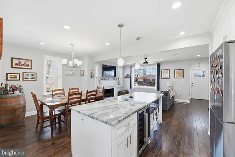 $895,000 | 6710 Oak Drive, Alexandria, VA 22306