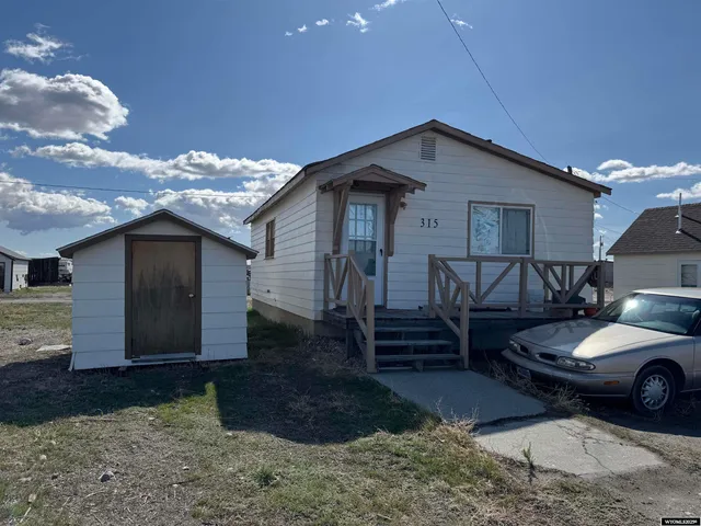 $410,000 | 417 South 20 Street, Riverton, WY 82501