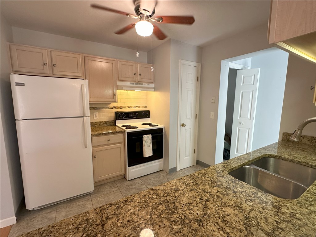 153 High Street, Unit 24 Westerly, RI 02891 - Photo 8 of 21 Gallery Image 8