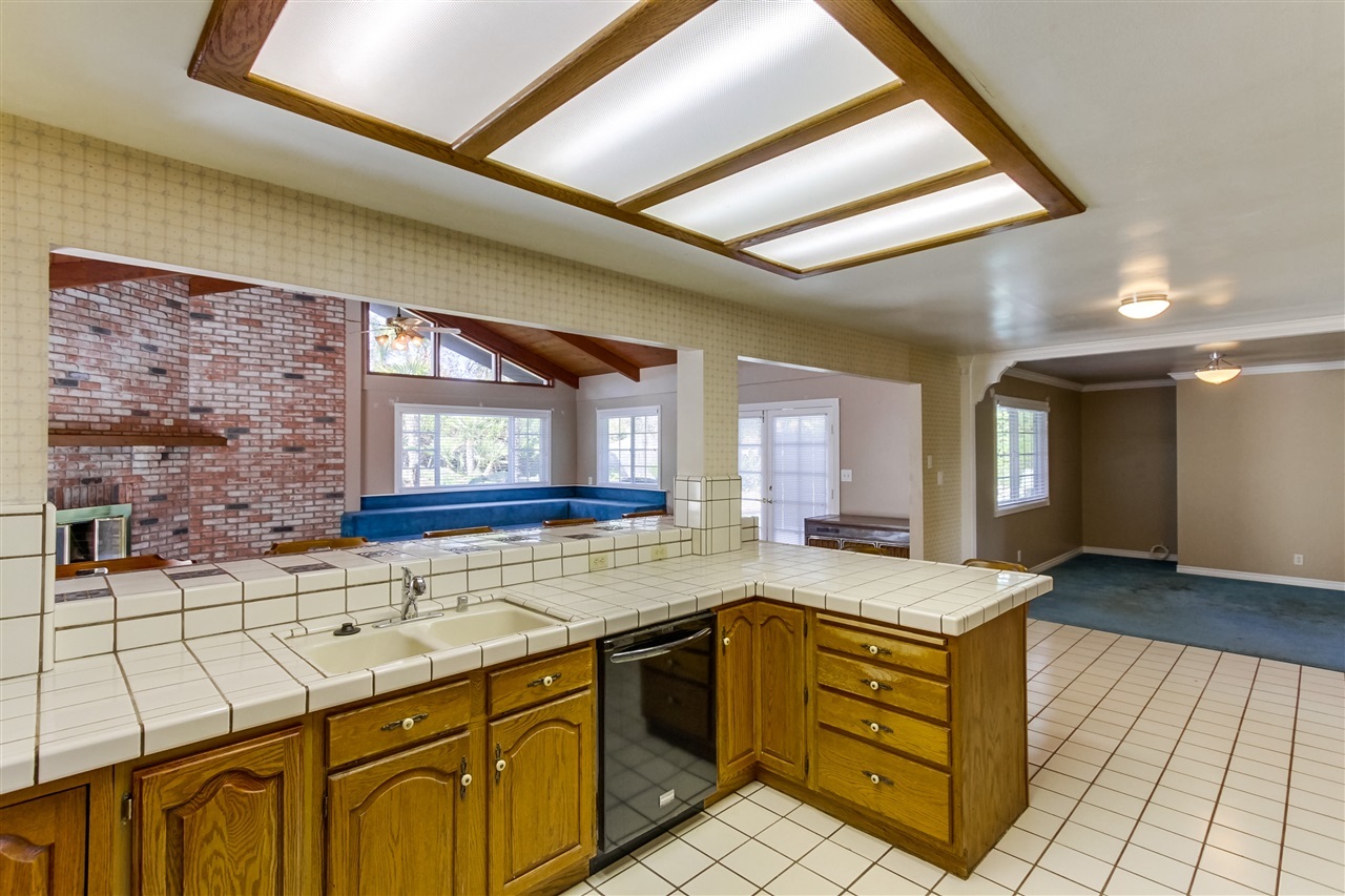 1975 Felicita Road Escondido, CA 92025 - Photo 9 of 25 Gallery Image 9