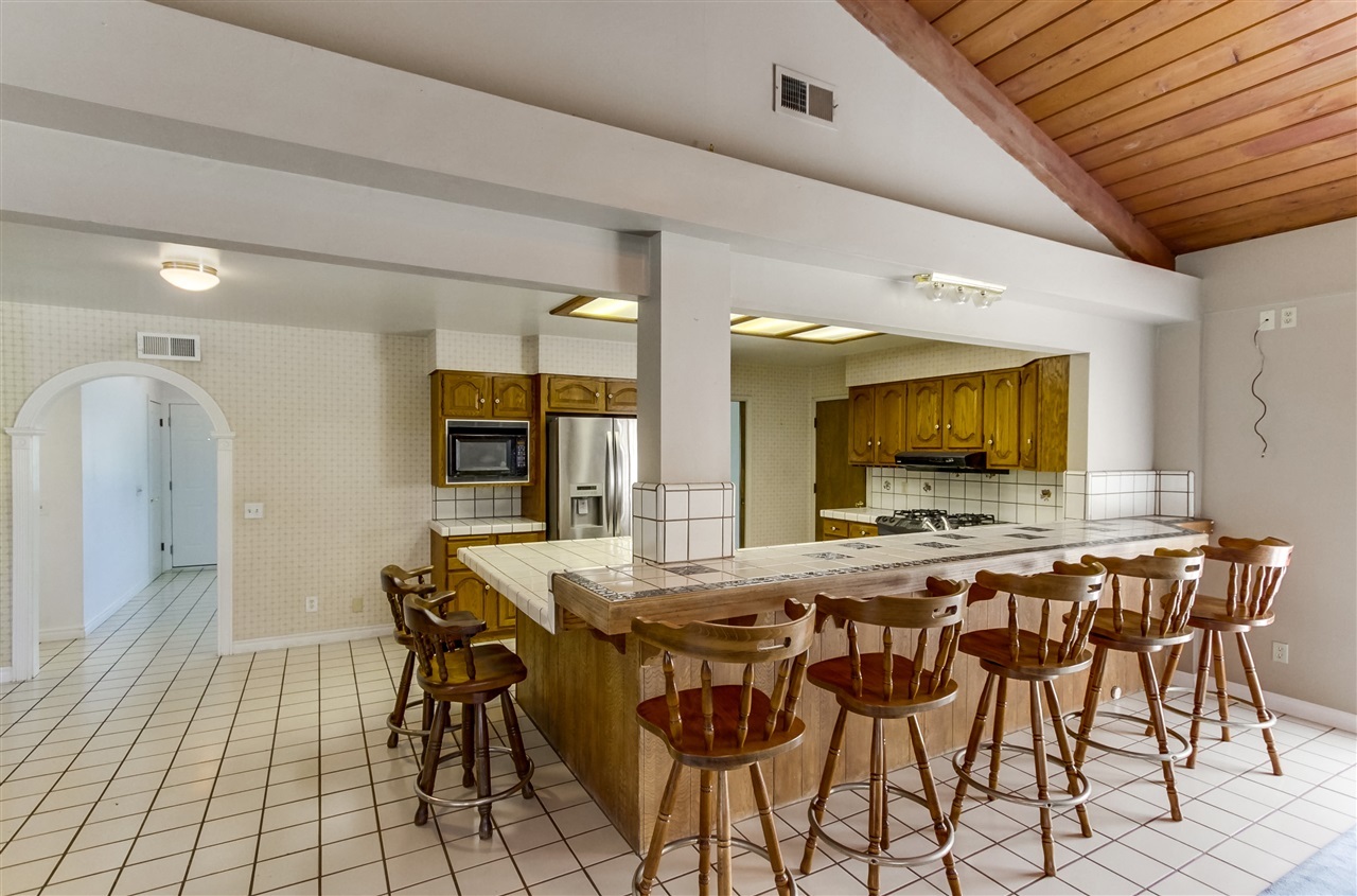 1975 Felicita Road Escondido, CA 92025 - Photo 10 of 25 Gallery Image 10