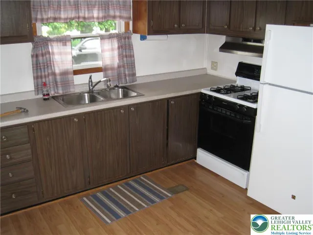 $1,300 | 549 Frable Street, Nazareth, PA 18064