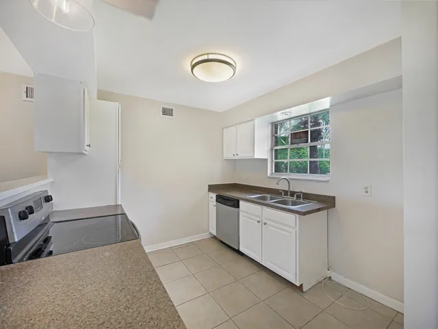 $235,000 | 22 Comares Avenue, Unit 5A, St. Augustine, FL 32080