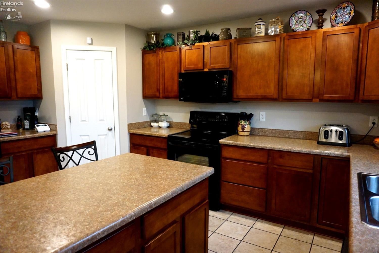 8607 Darrow Road Huron, OH 44839 - Photo 9 of 22 Gallery Image 9
