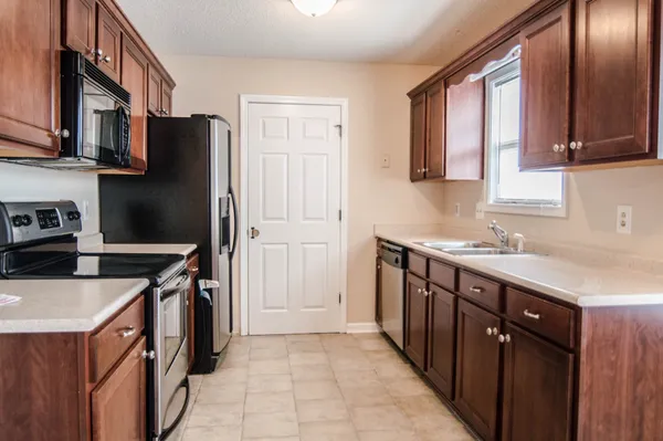 $1,650 | 3669 South Naples Court, Clarksville, TN 37040